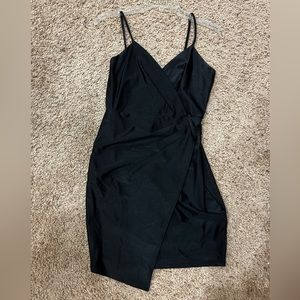 Black bocycon endless blu dress.